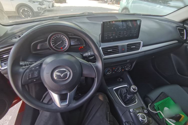 Used Mazda 3 Axela 2014 Sedan 1.5L Manual Comfort Model Center Console