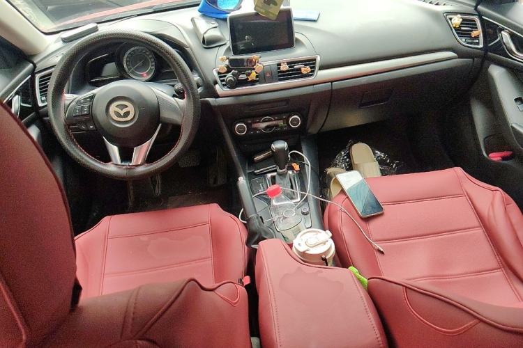 Used Mazda 3 Axela 2014 Sedan 1.5L Automatic Luxury Model Center Console