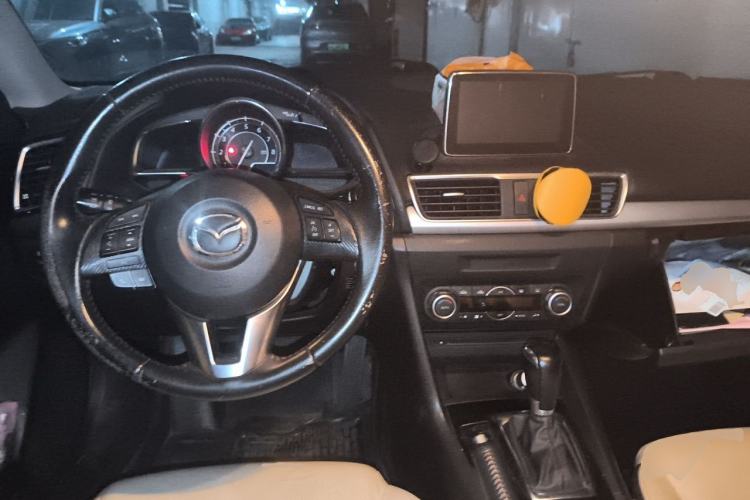 Used Mazda 3 Axela 2014 Sedan 2.0L Automatic Flagship Model Center Console