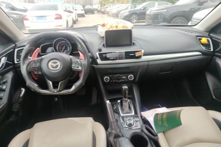 Used Mazda 3 Axela 2014 Sedan 2.0L Automatic Flagship Model Center Console