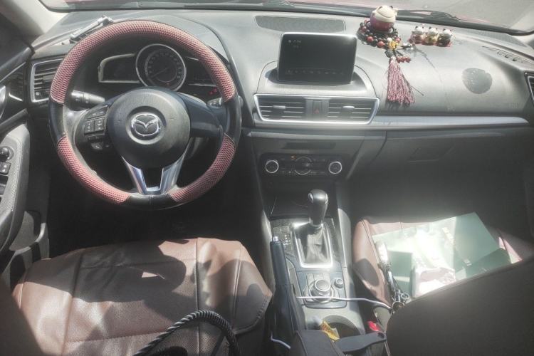 Used Mazda 3 Axela 2014 Sedan 1.5L Automatic Luxury Model Center Console