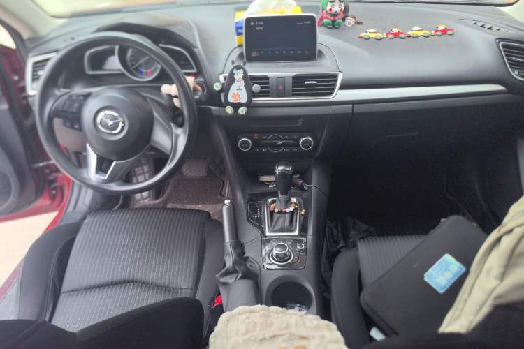 Used Mazda 3 Axela 2014 Sedan 1.5L Automatic Luxury Model Center Console