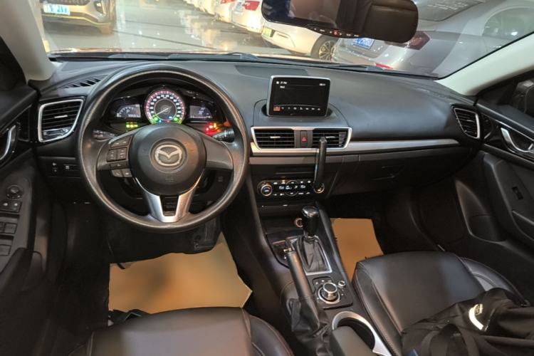 Used Mazda 3 Axela 2014 Sedan 1.5L Automatic Luxury Model Center Console