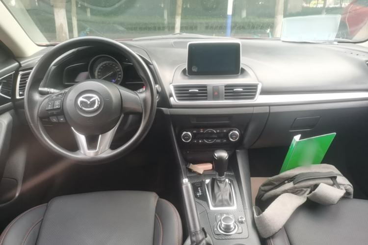 Used Mazda 3 Axela 2014 Sedan 1.5L Automatic Luxury Model Center Console