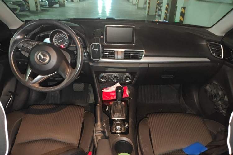 Used Mazda 3 Axela 2014 Sedan 1.5L Automatic Comfort Model Center Console