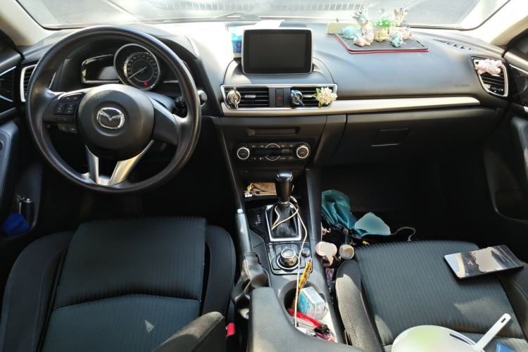 Used Mazda 3 Axela 2014 Sedan 1.5L Automatic Luxury Model Center Console