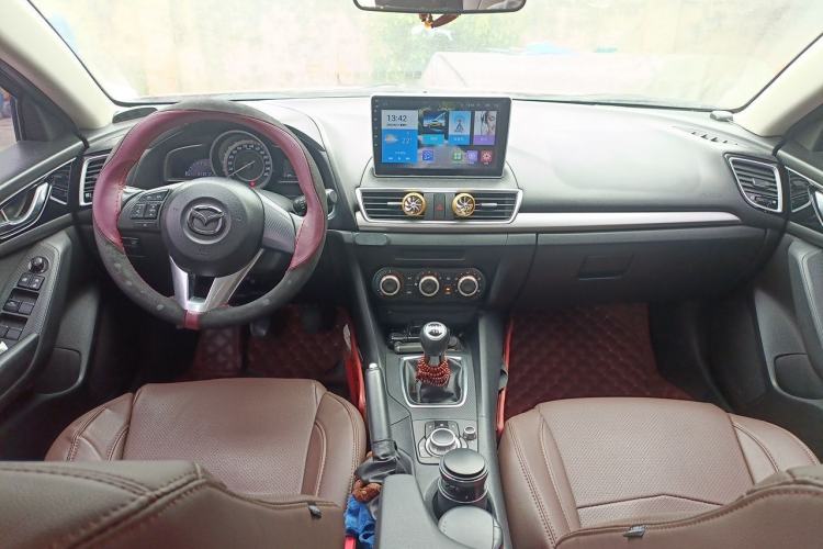 Used Mazda 3 Axela 2014 Sedan 1.5L Manual Comfort Model Center Console