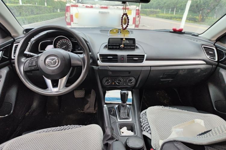 Used Mazda 3 Axela 2014 Sedan 1.5L Automatic Comfort Model Center Console