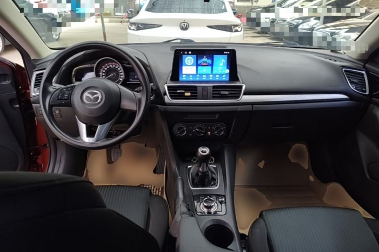 Used Mazda 3 Axela 2014 Sedan 1.5L Manual Comfort Model Center Console