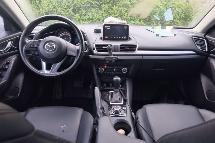 Used Mazda 3 Axela 2014 Hatchback 1.5L Automatic Luxury Model Center Console