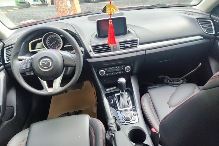 Used Mazda 3 Axela 2014 Sedan 1.5L Automatic Luxury Model Center Console