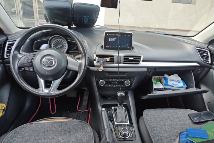 Used Mazda 3 Axela 2014 Sedan 1.5L Automatic Luxury Model Center Console