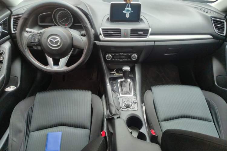 Used Mazda 3 Axela 2014 Sedan 1.5L Automatic Luxury Model Center Console