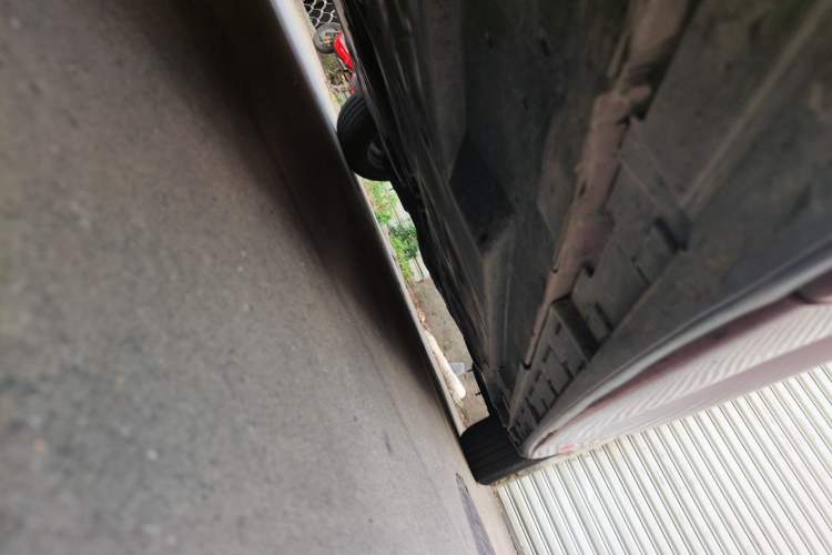 Used Mazda 3 Axela 2014 Sedan 1.5L Automatic Comfort Model Chassis Front Left