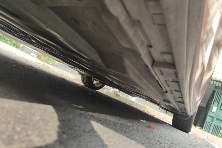 Used Mazda 3 Axela 2014 Hatchback 2.0L Automatic Sport Model Chassis Front Left