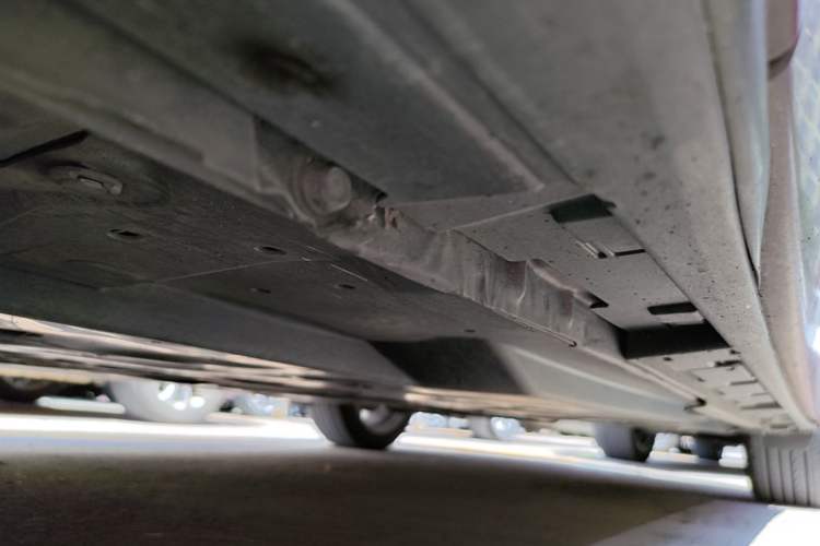 Used Mazda 3 Axela 2014 Sedan 2.0L Automatic Sport Model Chassis Front Left