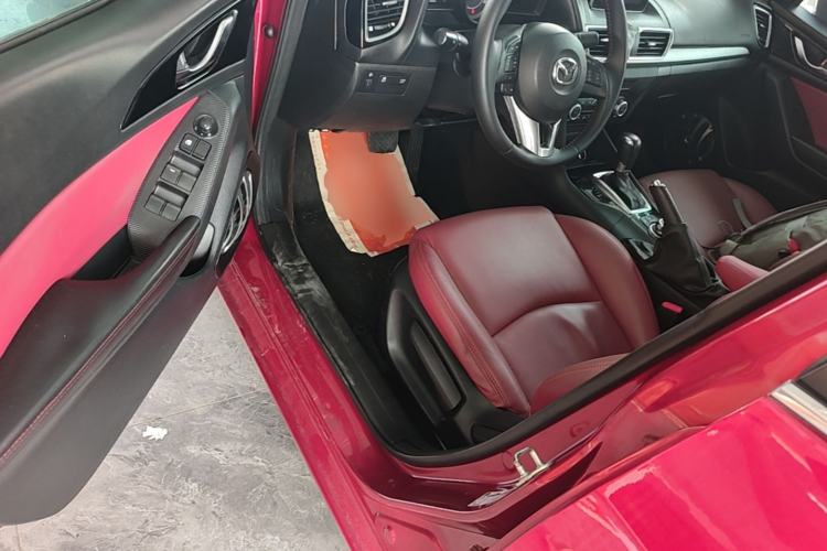 Used Mazda 3 Axela 2014 Sedan 2.0L Automatic Sport Model Driver Seat