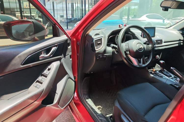 Used Mazda 3 Axela 2014 Sedan 1.5L Automatic Luxury Model Driver Seat