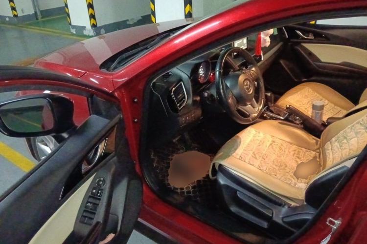 Used Mazda 3 Axela 2014 Sedan 2.0L Automatic Sport Model Driver Seat