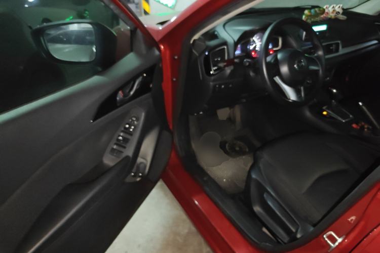 Used Mazda 3 Axela 2014 Sedan 1.5L Automatic Comfort Model Driver Seat