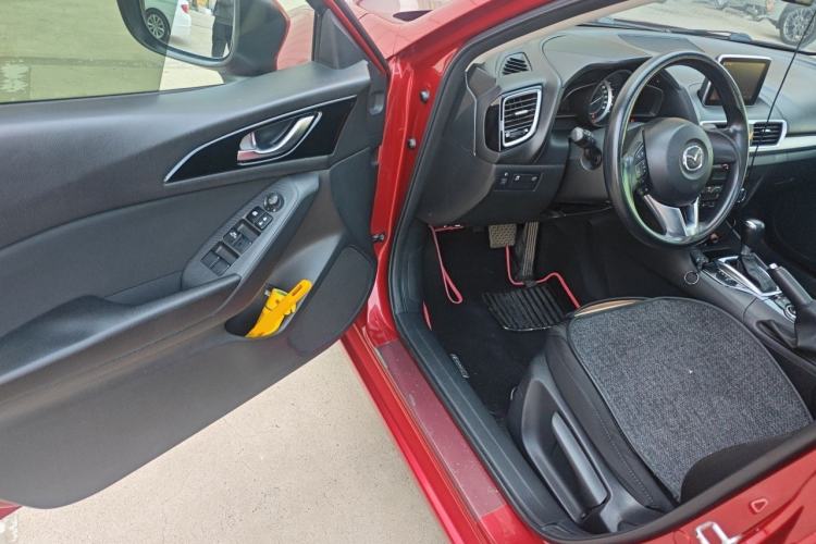 Used Mazda 3 Axela 2014 Sedan 1.5L Automatic Luxury Model Driver Seat