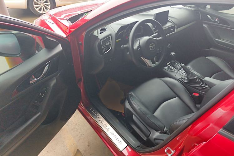 Used Mazda 3 Axela 2014 Sedan 1.5L Automatic Luxury Model Driver Seat