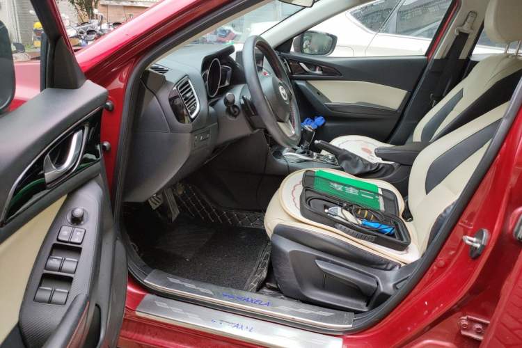 Used Mazda 3 Axela 2014 Sedan 2.0L Automatic Flagship Model Driver Seat