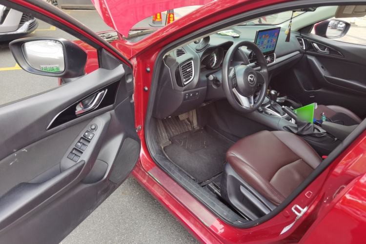 Used Mazda 3 Axela 2014 Sedan 1.5L Automatic Comfort Model Driver Seat