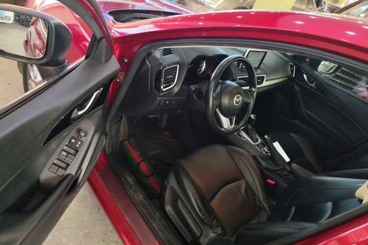 Used Mazda 3 Axela 2014 Sedan 1.5L Automatic Comfort Model Driver Seat