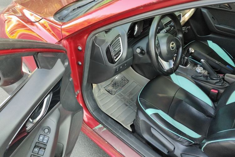 Used Mazda 3 Axela 2014 Sedan 1.5L Manual Comfort Model Driver Seat