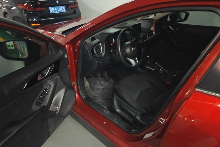 Used Mazda 3 Axela 2014 Sedan 1.5L Automatic Luxury Model Driver Seat