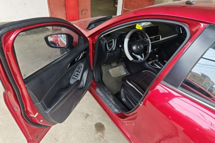 Used Mazda 3 Axela 2014 Sedan 1.5L Automatic Comfort Model Driver Seat