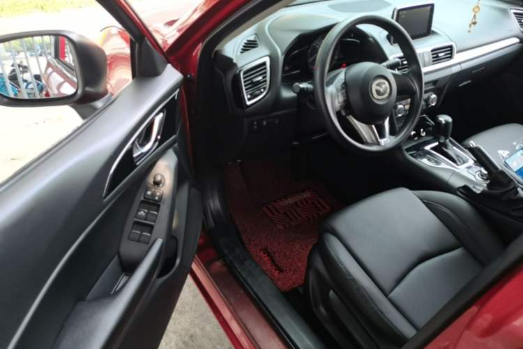 Used Mazda 3 Axela 2014 Sedan 1.5L Automatic Luxury Model Driver Seat
