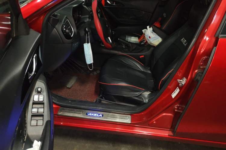Used Mazda 3 Axela 2014 Sedan 1.5L Manual Comfort Model Driver Seat