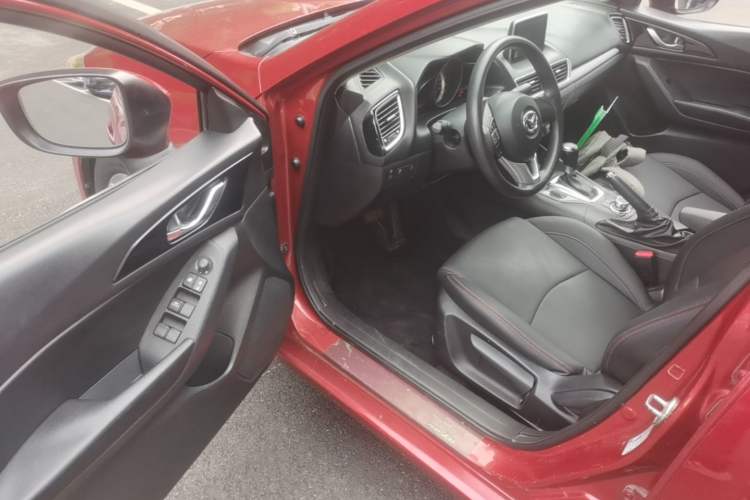 Used Mazda 3 Axela 2014 Sedan 1.5L Automatic Luxury Model Driver Seat