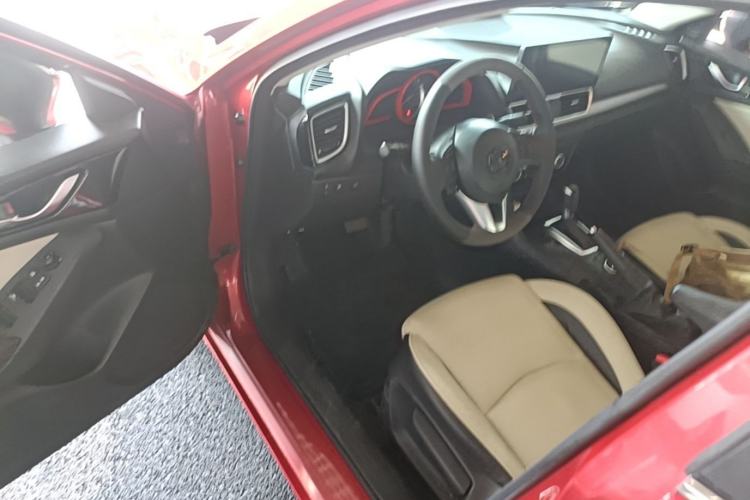 Used Mazda 3 Axela 2014 Sedan 2.0L Automatic Sport Model Driver Seat