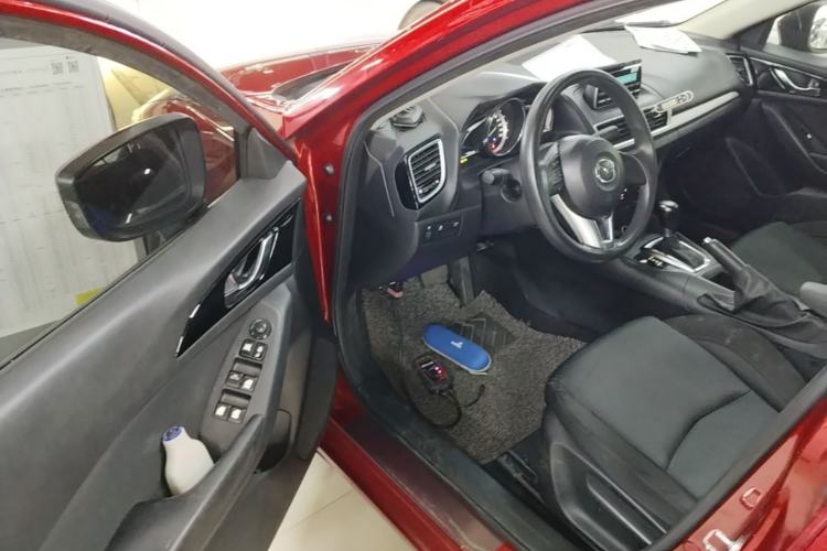 Used Mazda 3 Axela 2014 Sedan 1.5L Automatic Comfort Model Driver Seat