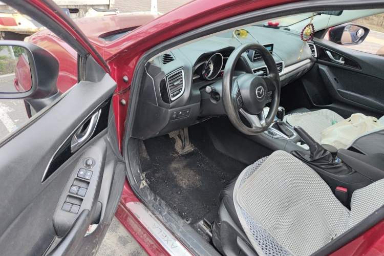 Used Mazda 3 Axela 2014 Sedan 1.5L Automatic Comfort Model Driver Seat