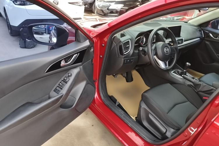 Used Mazda 3 Axela 2014 Sedan 1.5L Manual Comfort Model Driver Seat