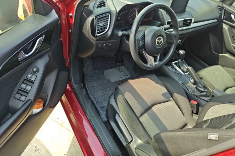 Used Mazda 3 Axela 2014 Sedan 1.5L Automatic Luxury Model Driver Seat