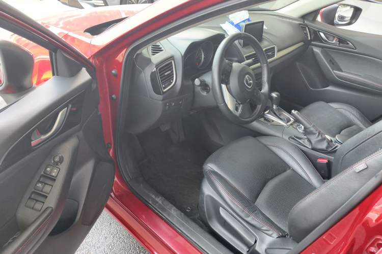 Used Mazda 3 Axela 2014 Sedan 2.0L Automatic Sport Model Driver Seat