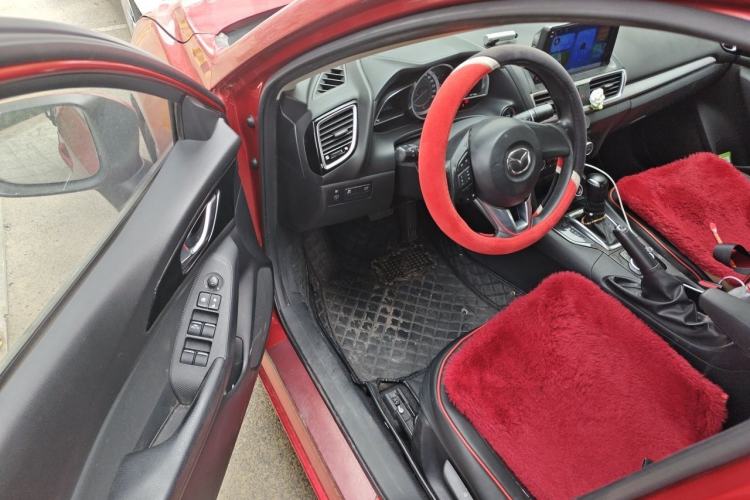 Used Mazda 3 Axela 2014 Sedan 1.5L Automatic Luxury Model Driver Seat