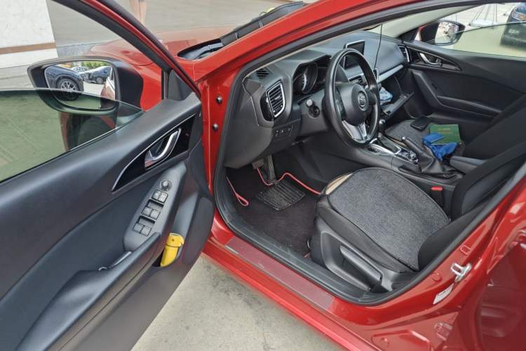 Used Mazda 3 Axela 2014 Sedan 1.5L Automatic Luxury Model Driver Seat