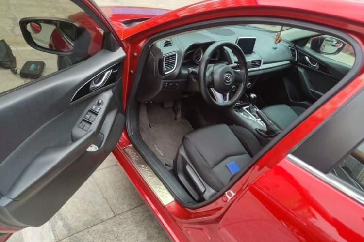 Used Mazda 3 Axela 2014 Sedan 1.5L Automatic Luxury Model Driver Seat