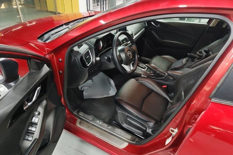 Used Mazda 3 Axela 2014 Sedan 2.0L Automatic Sport Model Driver Seat