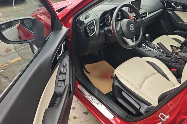 Used Mazda 3 Axela 2014 Sedan 2.0L Automatic Sport Model Driver Seat
