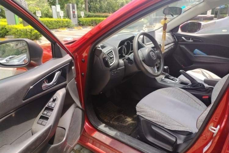 Used Mazda 3 Axela 2014 Sedan 1.5L Automatic Comfort Model Driver Seat
