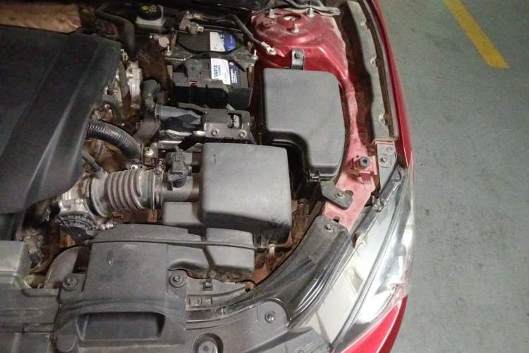 Used Mazda 3 Axela 2014 Sedan 2.0L Automatic Sport Model Engine Bay Left