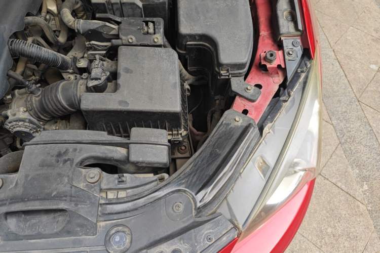 Used Mazda 3 Axela 2014 Sedan 1.5L Automatic Luxury Model Engine Bay Left