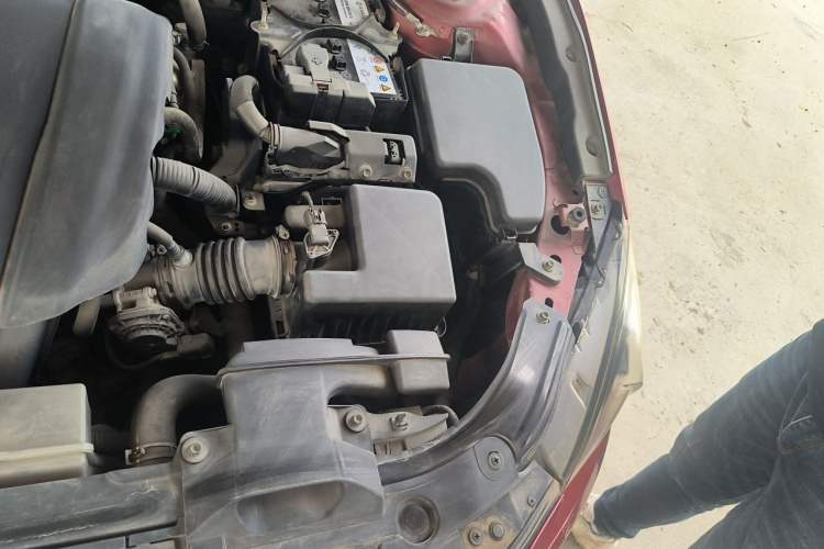 Used Mazda 3 Axela 2014 Sedan 1.5L Automatic Luxury Model Engine Bay Left